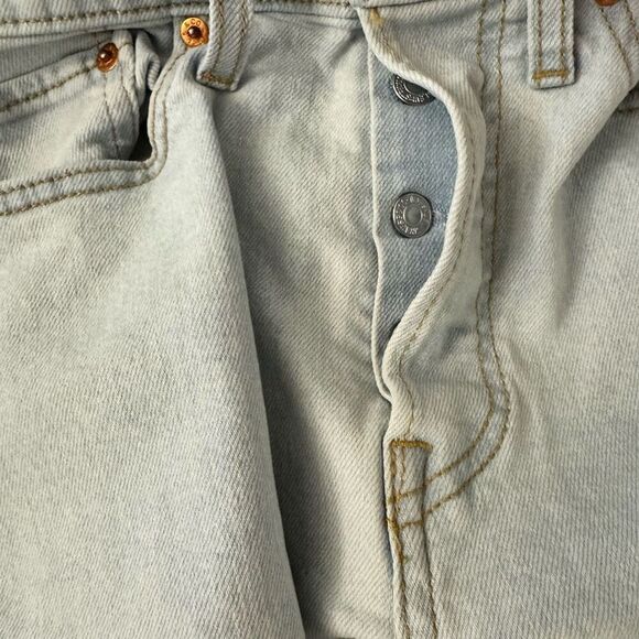 Levi’s Wedgie Straight Leg High Rise Jeans Button Fly Light Wash Size 28 - Picture 4 of 6